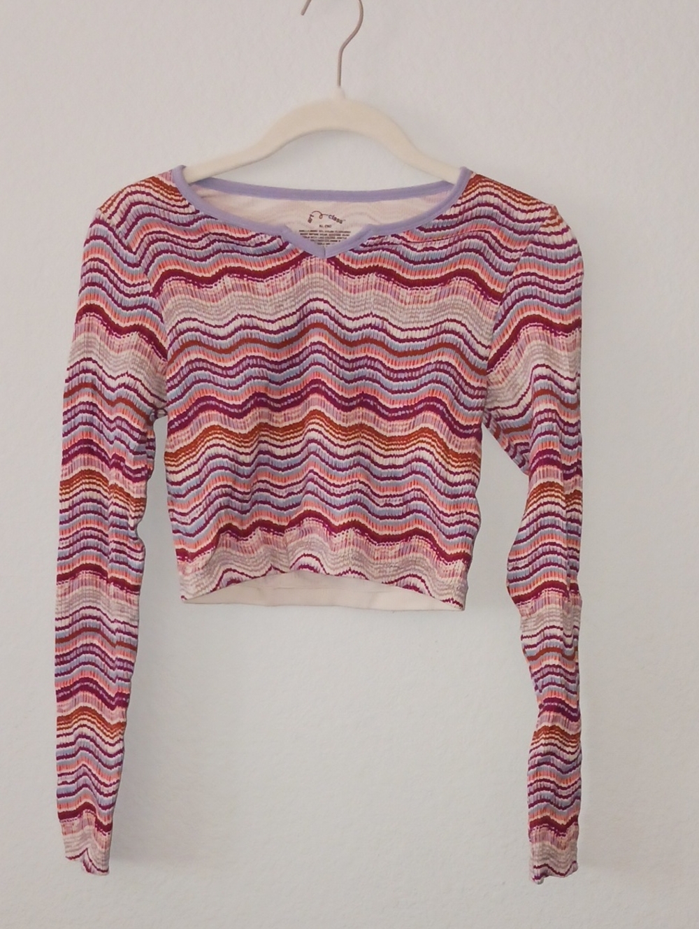 10×$13🔴art class Wavy Stripe Long Sleeve Crop Top in Pink, Orange & Purple